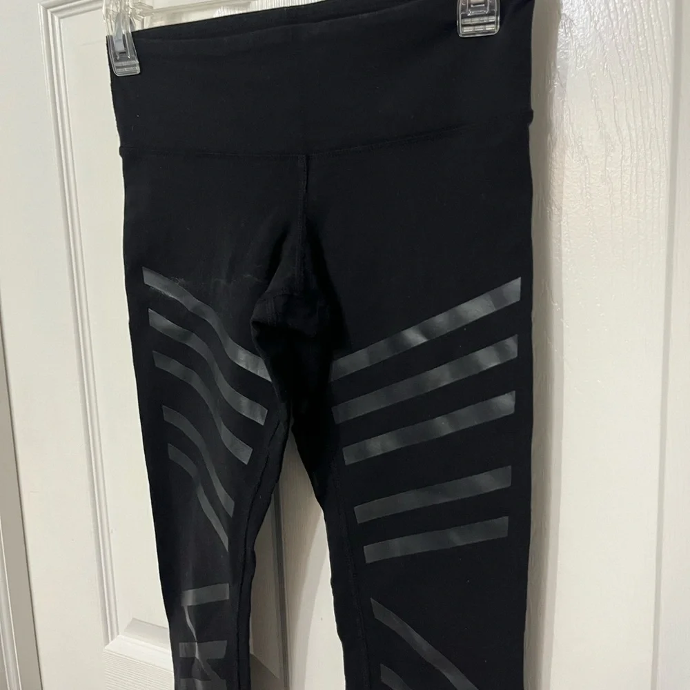 Alo Yoga | Airbrush Lineal Stripe Leggings black‎ size XS